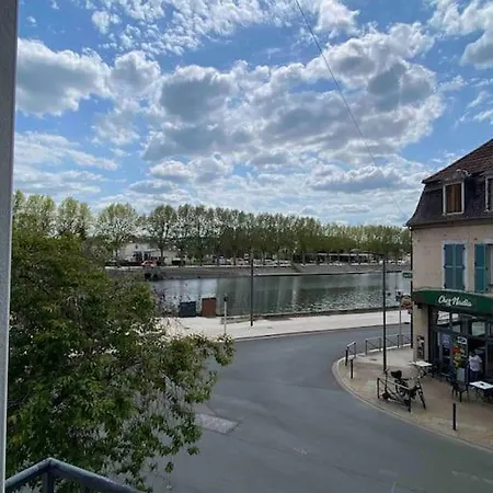 Rdc 2 - Meuble Centre-ville, Au Pied Du Pont Saint Pierre * Montluçon